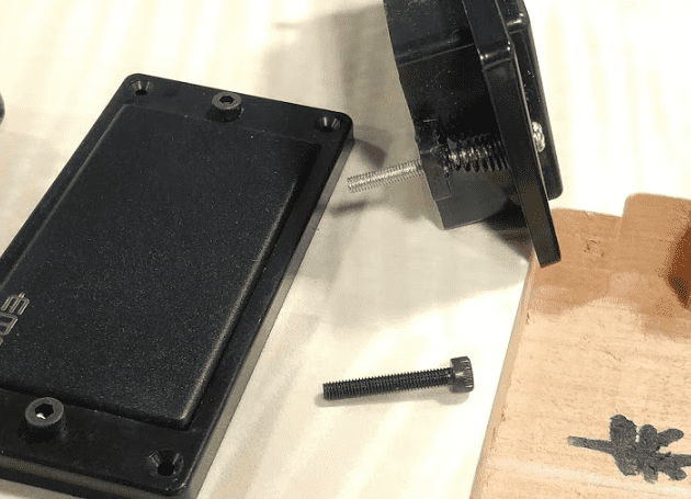 Replacement screws for pickups